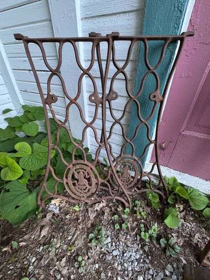 Singer Manufacturing Co. Cast Iron Treadle Sewing Machine Base Sides
