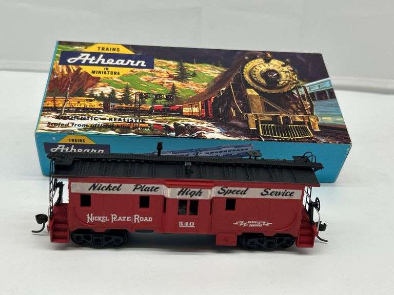 Athearn Trains HO Scale Nickel Plate Road Caboose
