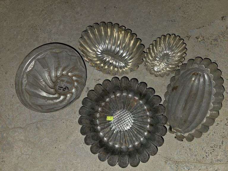 Variety of baking pans