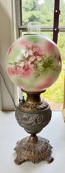 Victorian-Style Brass Oil Lamp With Hand-Painted Glass Globe