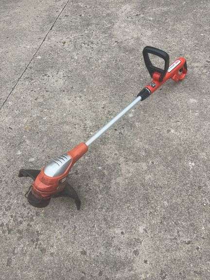 Black & Decker 20V MAX Cordless String Trimmer/Edger*