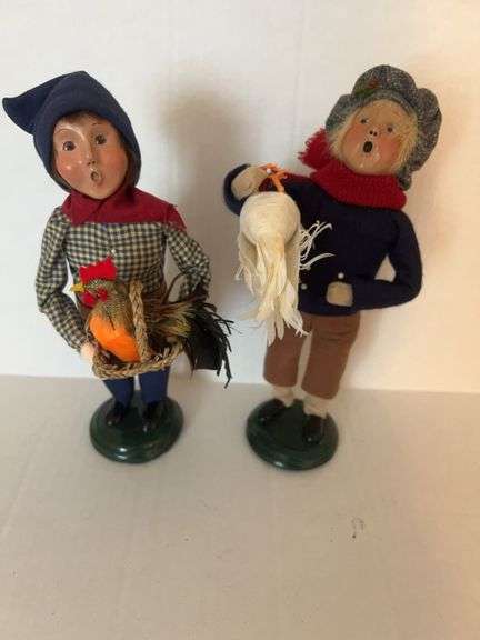 Signed Byers' Choice Ltd. Carolers