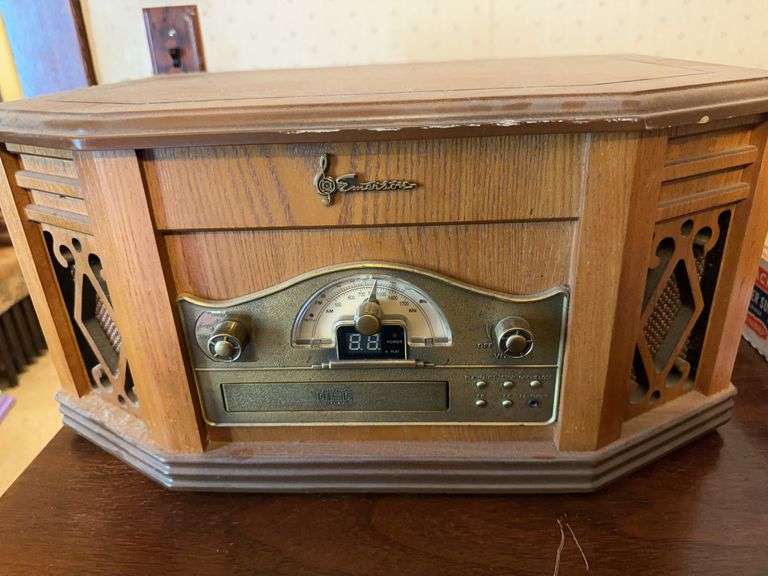 Emerson Turntable, Radio, & CD Player