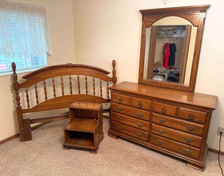 Kincaid - Dresser & Nightstand/Bed