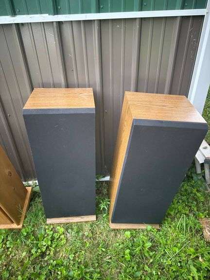 Realistic System-1000 Three-Way Floor Speaker System