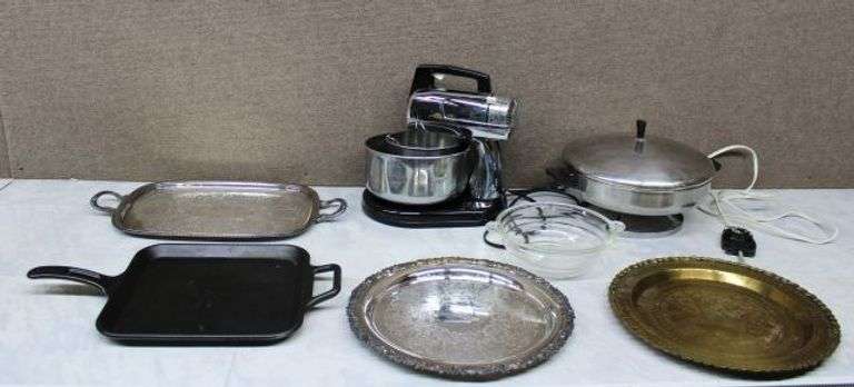 Kitchen Items Including Lodge Cast Iron Pan, Dormeyer Mixer, and Farberware Fry Pan
