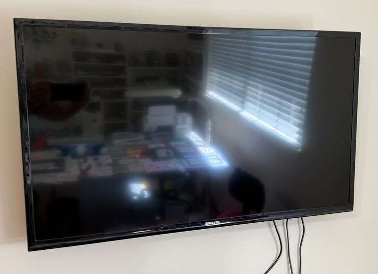 40" Samsung TV