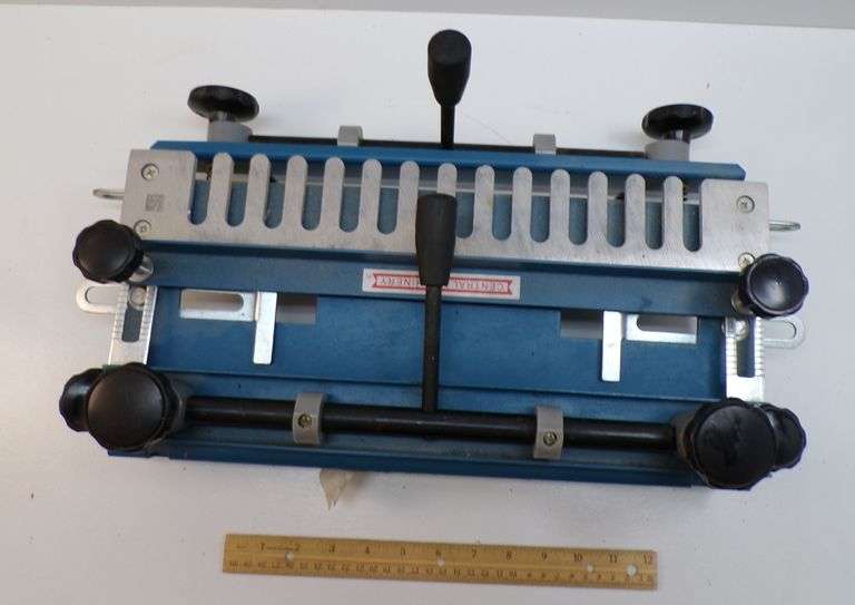 Windsor Design 12" Dovetail Joint Fixture.