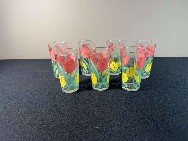 Set of 7 Vintage Tulip Print Drinking Glasses