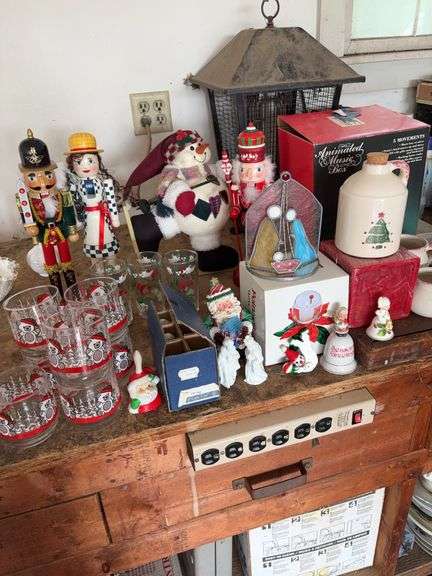 Large Christmas lot