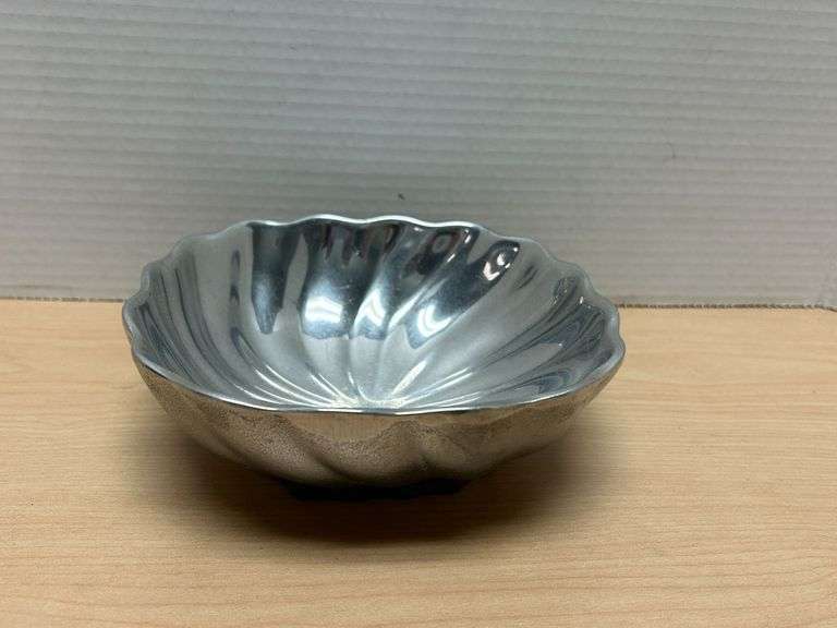 Wilton Armetale Pewter-Style Scalloped Bowl – 6-7/8" Diameter