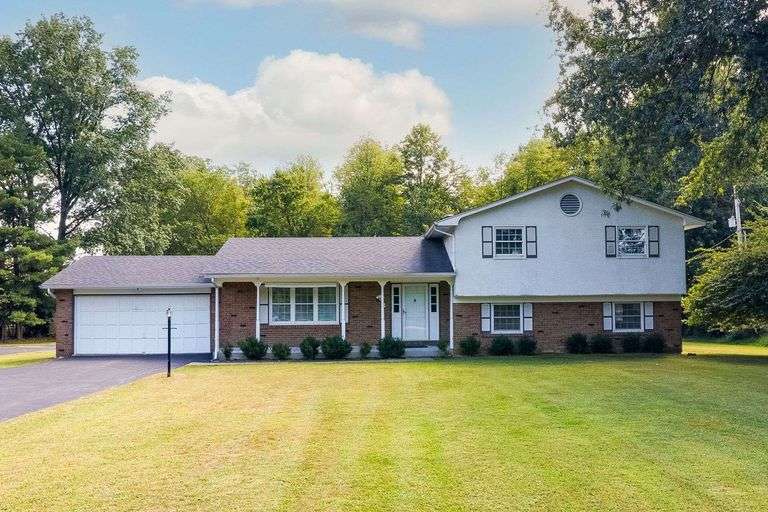 5881 Hughes Road, Galena, Ohio 43021 - Reserve: $350,000