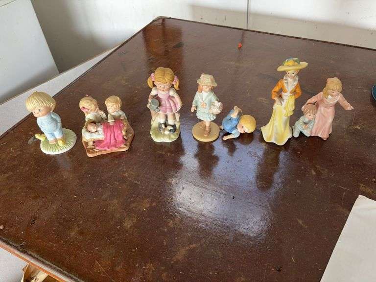 Several Enesco figures