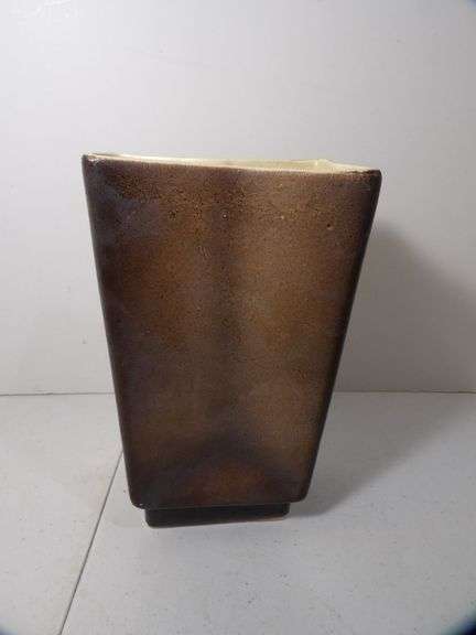 Roseville Planter
