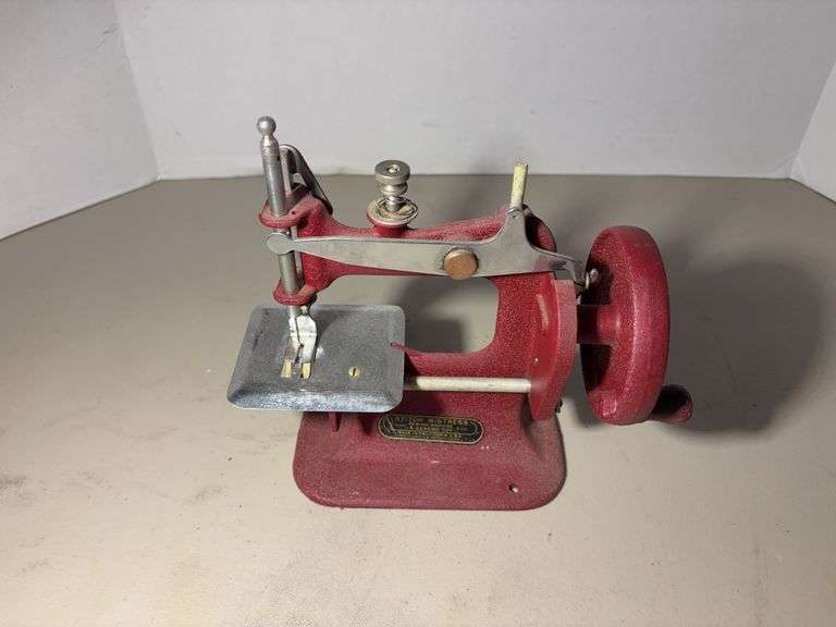 Stitch Mistress Toy Sewing Machine