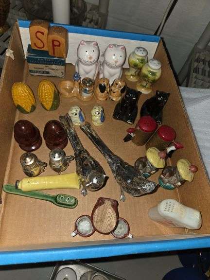 Lot of salt & pepper shakers