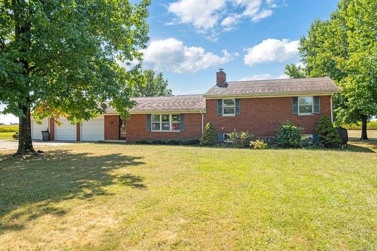 7247 Ludwig Dresback Rd Circleville, OH Reserve: $200,000