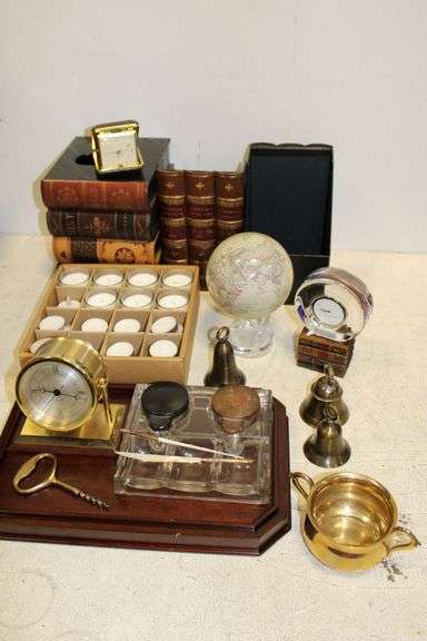 Decorative Clocks And Accessories