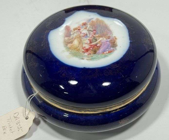 Pretty Vintage Meissenmark Porcelain Trinket Box
