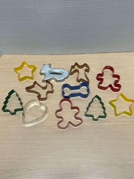 12 Assorted Metal Cookie Cutters in Various Shapes
