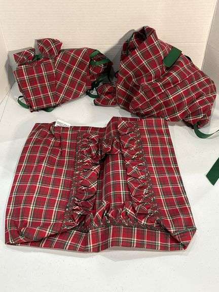 Longaberger Plaid Fabric Gift Bags with Green Ribbons