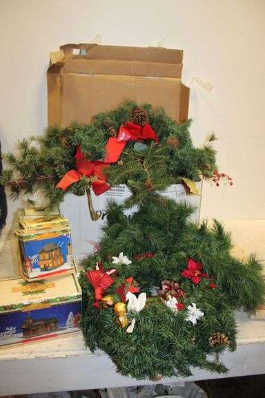 Christmas Wreaths & Decorations
