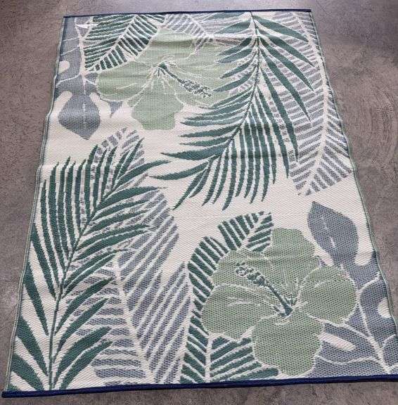 Indoor/Outdoor Rug - 5'x7'