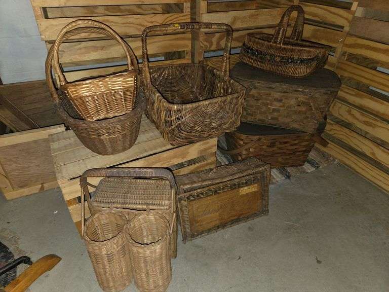 Large lad handmade baskets
