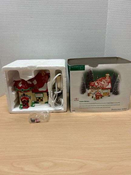 Department 56 Custom Stitchers North Pole Series