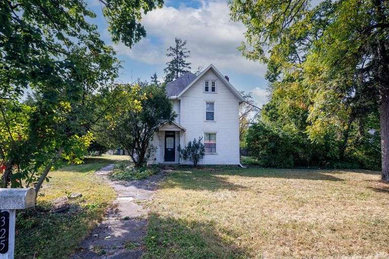 325 West Williams Street, Delaware, OH 43015 - Reserve: $135,000
