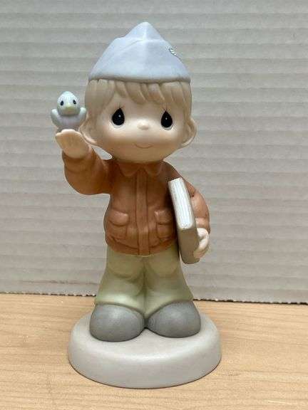 1999 Precious Moments ‘I’m Proud To Be An American’ Figurine