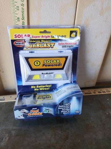 Atomic Beam Sun Blast Solar Powered LED Light New In Package
