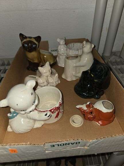 Cat figures