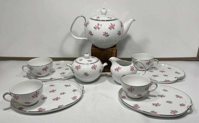 Adorable Noritake China Tea Set with Floral Pattern, Japan, Model 5539