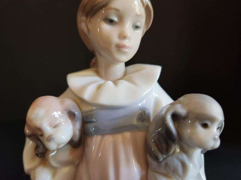 Lladro - "Arms Full of Love"