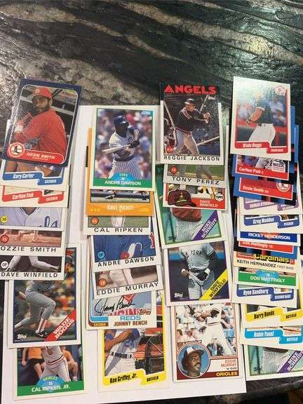Lot of 35 cards. All Hall of Fame hitters.