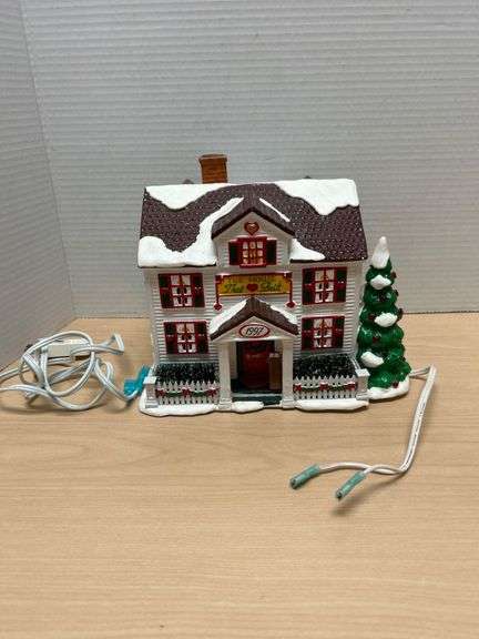 1997 Homes for the Holidays Ronald McDonald House Figurine