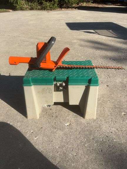 Contico Step N Store/Garden Tote & Black & Decker Hedge Trimmer