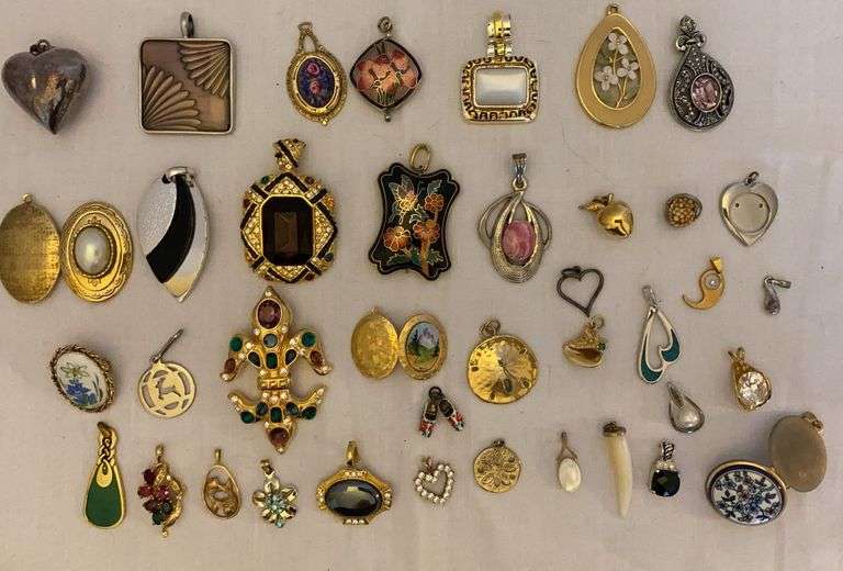 Pendants & Lockets - Most Unmarked