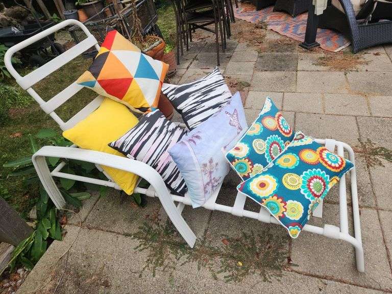 Lounge Chair & Pillows (All Optional)