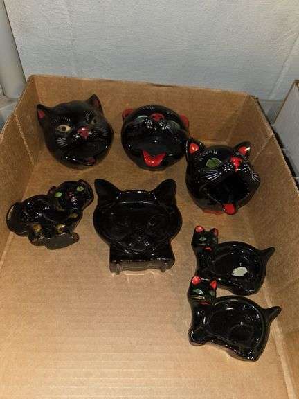 Cat ashtrays