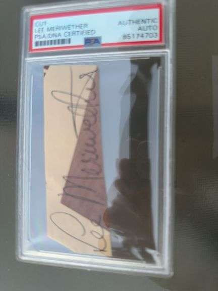 Lee Merriweather cut autograph PSA/DNA certified