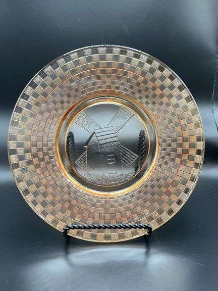 Hazel Atlas "Windmill & Checkerboard" Plate