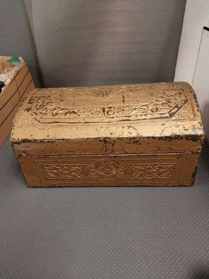 Antique Lightweight Decorative Metal Box With Lining