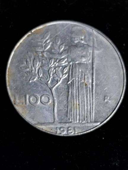 1981 Italian 100 Lire Coin Featuring Minerva Large Type Design