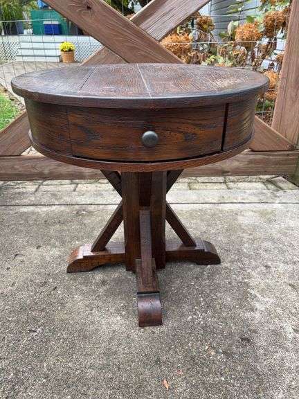 Wood round end table w/ a single drawer