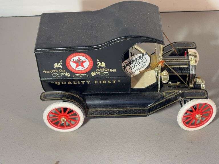 1913 Texaco Motor Oil Diecast Truck