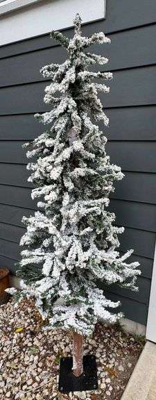 Beautiful Snow-Flocked Artificial Pine Tree 5 Ft