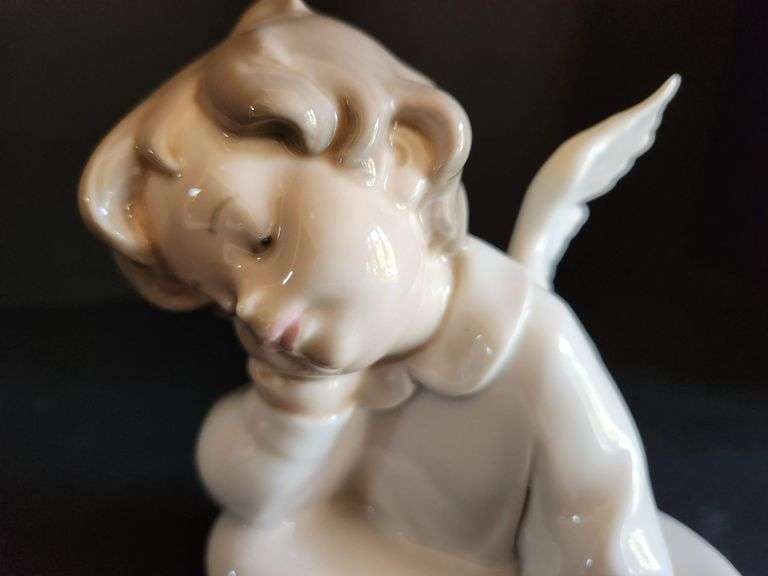 Lladro - "Dreaming Angel"