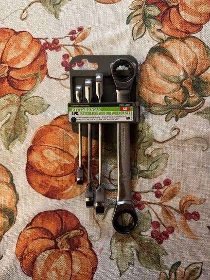 Pittsburgh 4pc Ratcheting Box End Wrench Set SAE